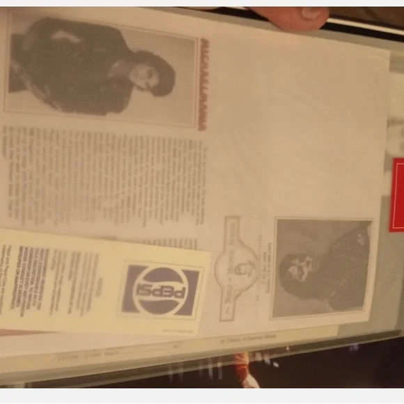 Michael Jackson, King of Pop treasures book Memorabilia